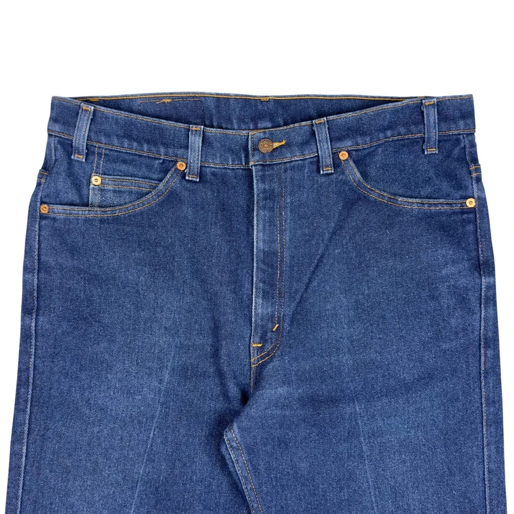 Levis clean pair